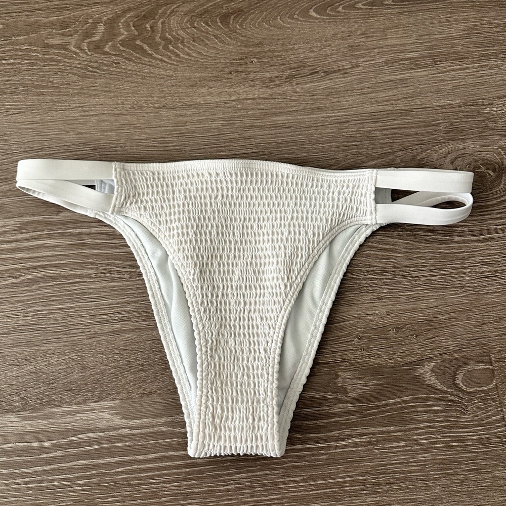 Abercrombie & Fitch Swim Bottom - M